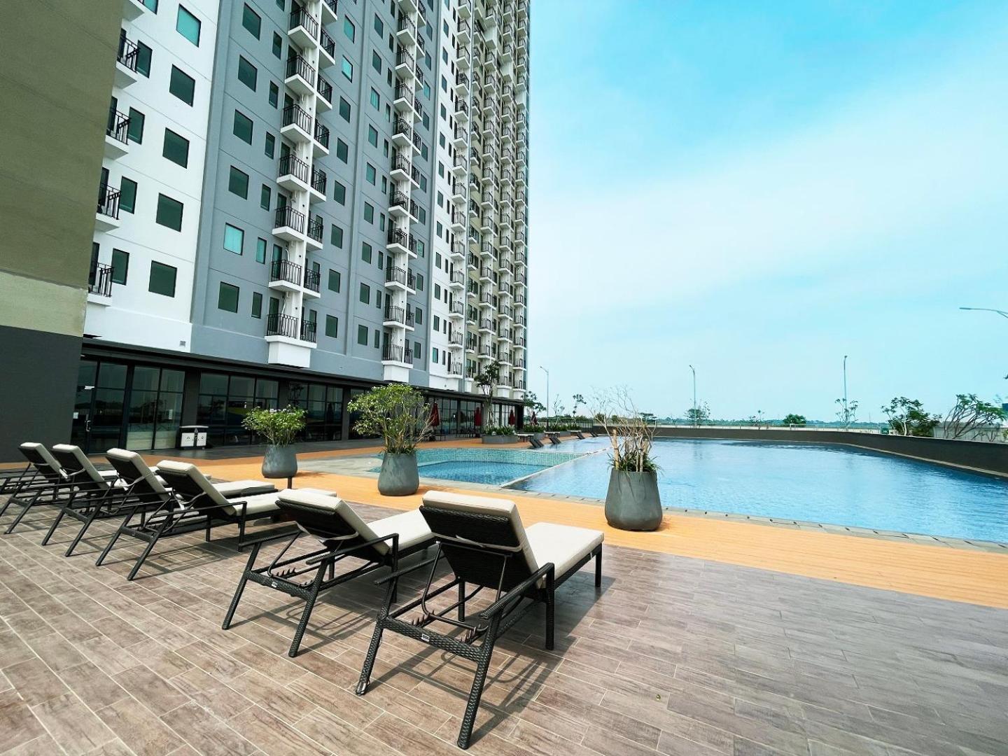Hotel Osaka Pik2 Tangerang Exterior foto