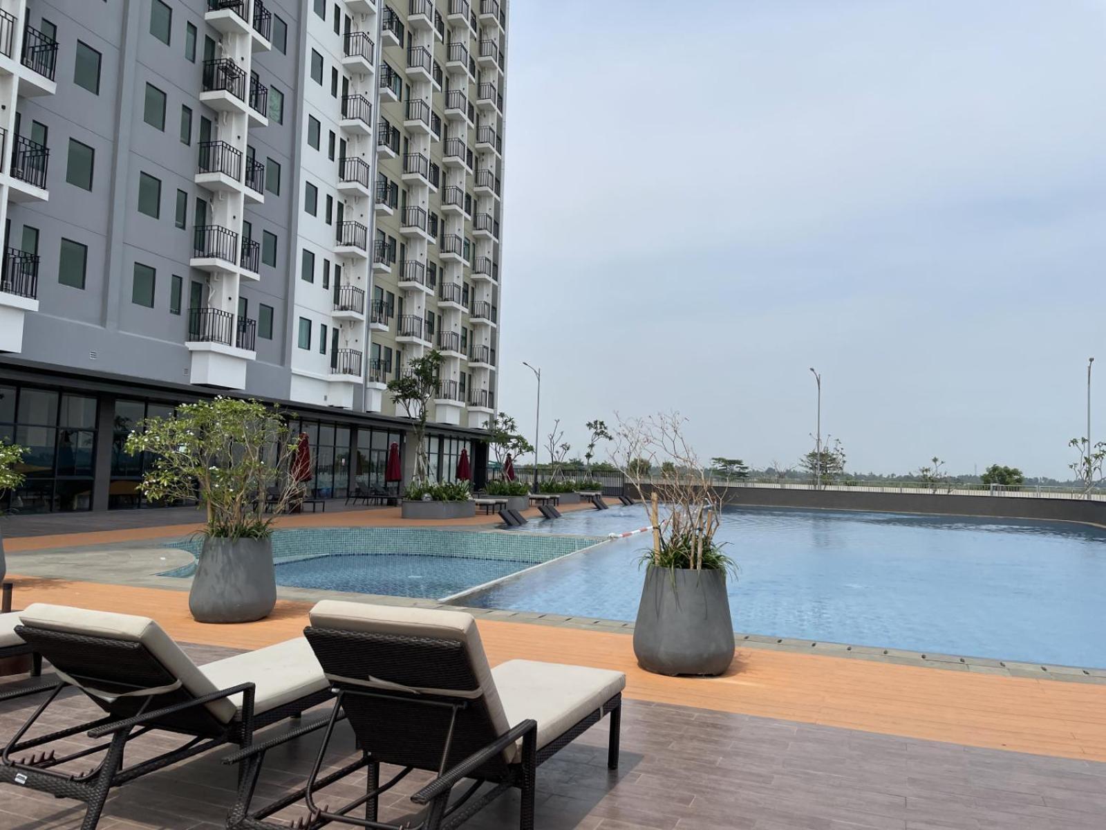 Hotel Osaka Pik2 Tangerang Exterior foto